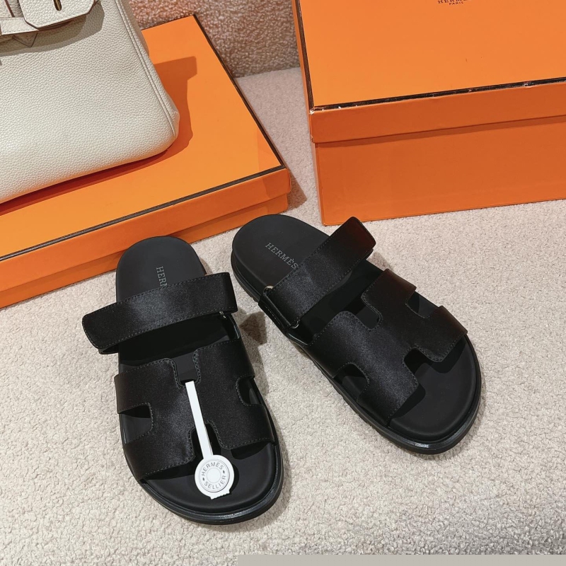 H**mes slippers